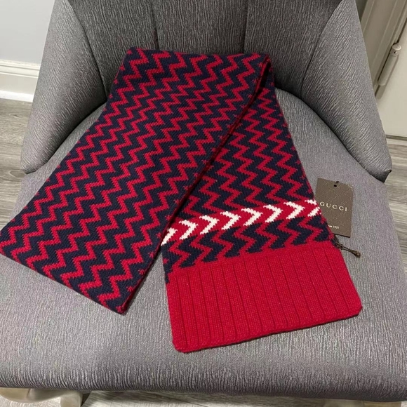 Gucci Zigzag Wool scarf - Picture 2 of 5